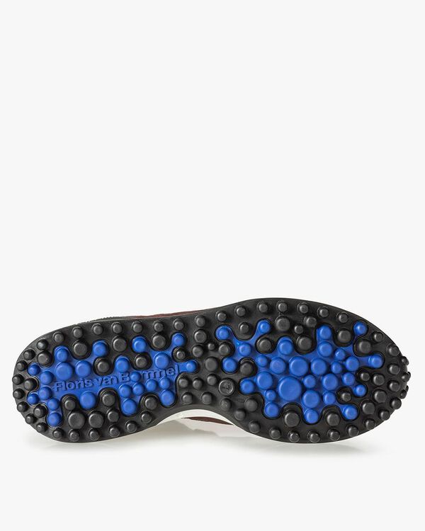 Roter Wildleder-Sneaker