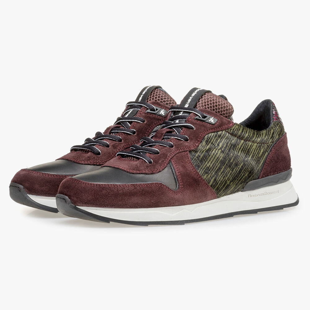 Roter Wildleder-Sneaker