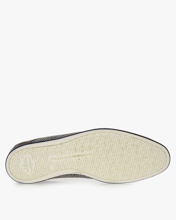 Grauer Wildleder-Schn&uuml;rschuh mit Print