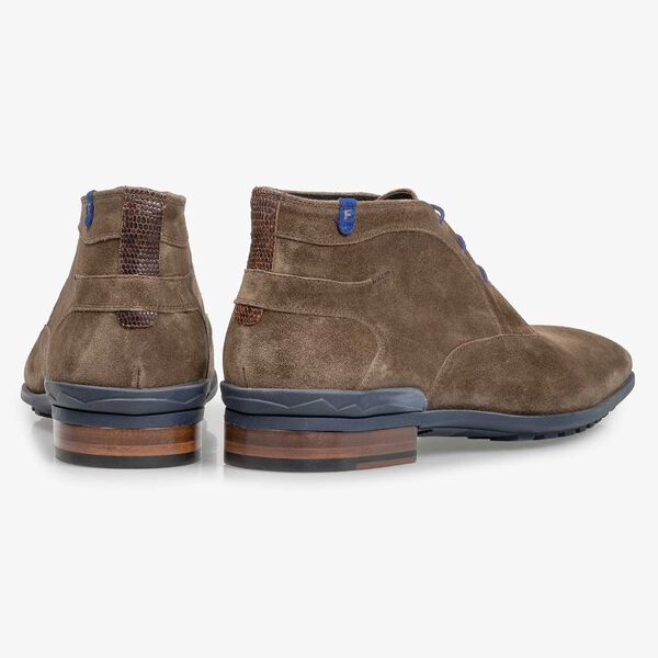 Taupefarbener Wildleder-Schn&uuml;rstiefel