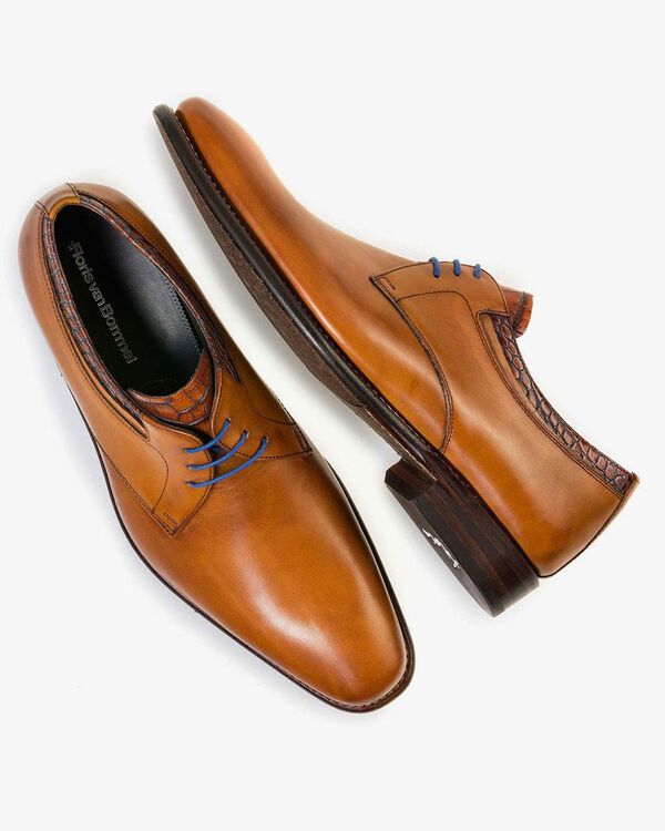 Cognacfarbener Schn&uuml;rschuh