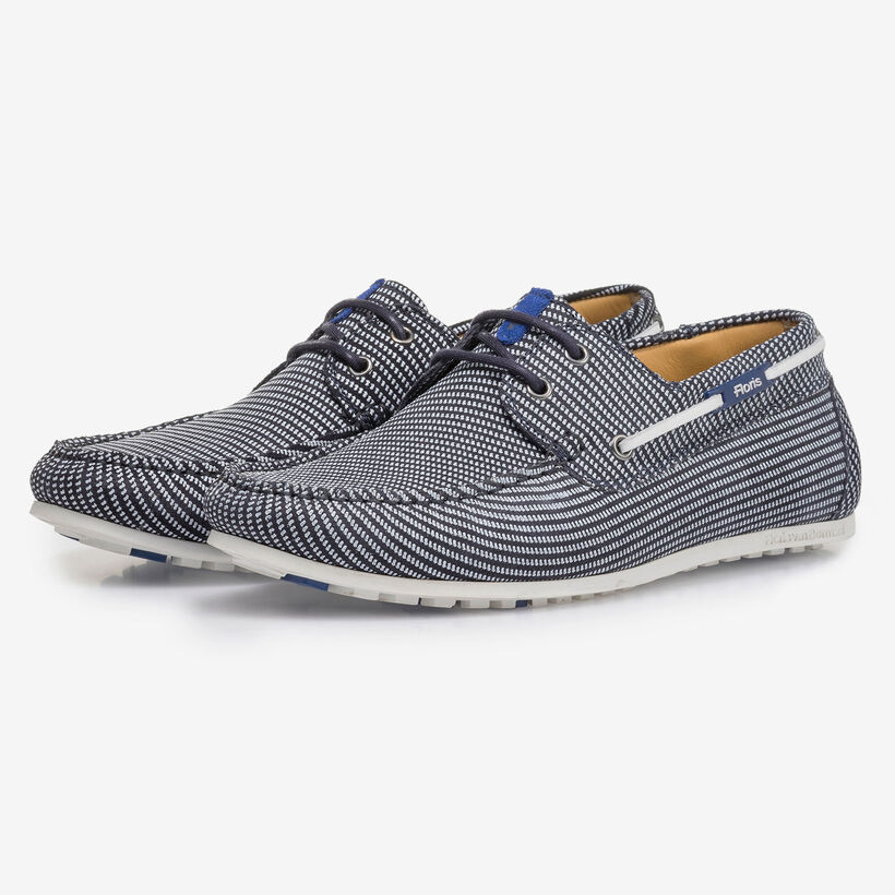 Blue suede leather boat shoe with print