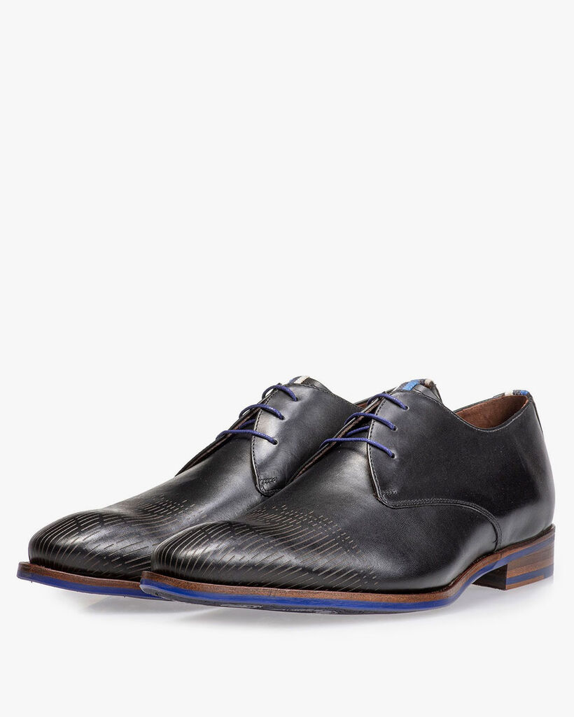Black calf leather lace shoe