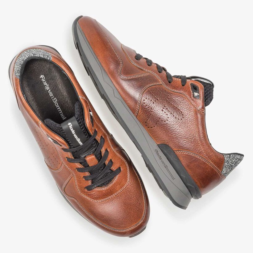 Cognac-coloured calf leather sneaker