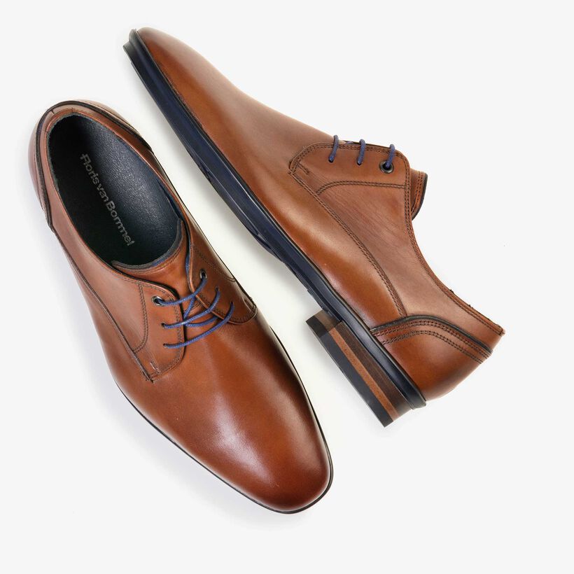 Cognac-coloured leather lace shoe
