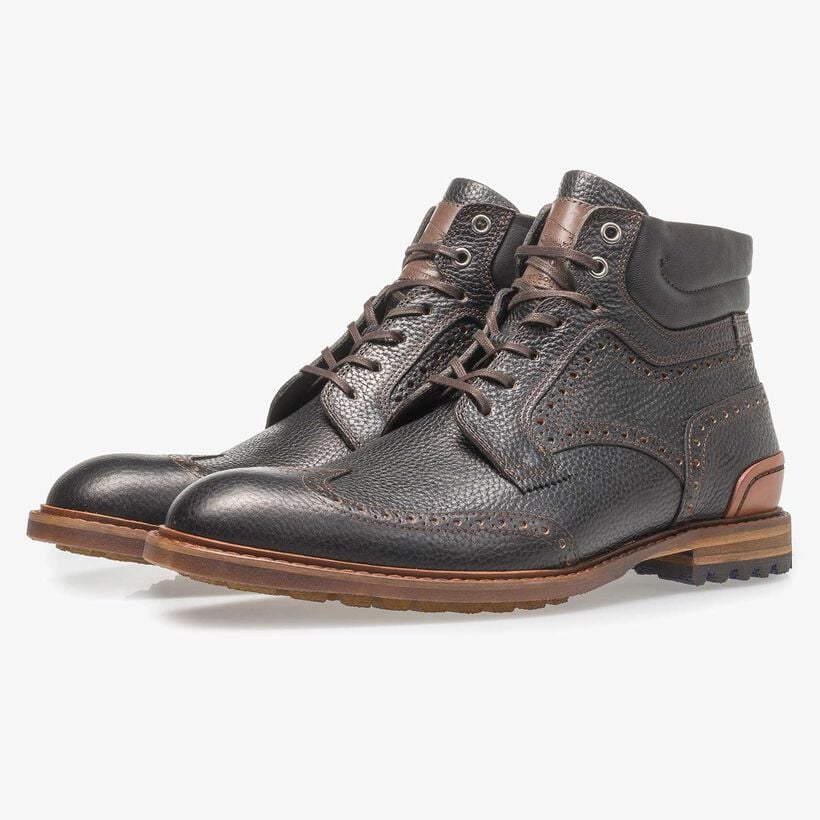 Schwarzer Leder-Schn&uuml;rstiefel mit Print