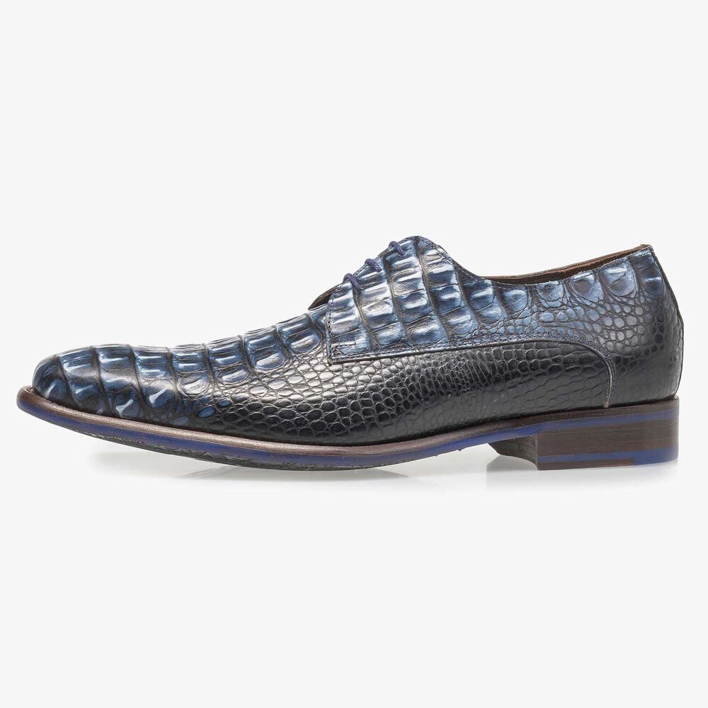 Blauer Leder-Schn&uuml;rschuh mit Krokoprint