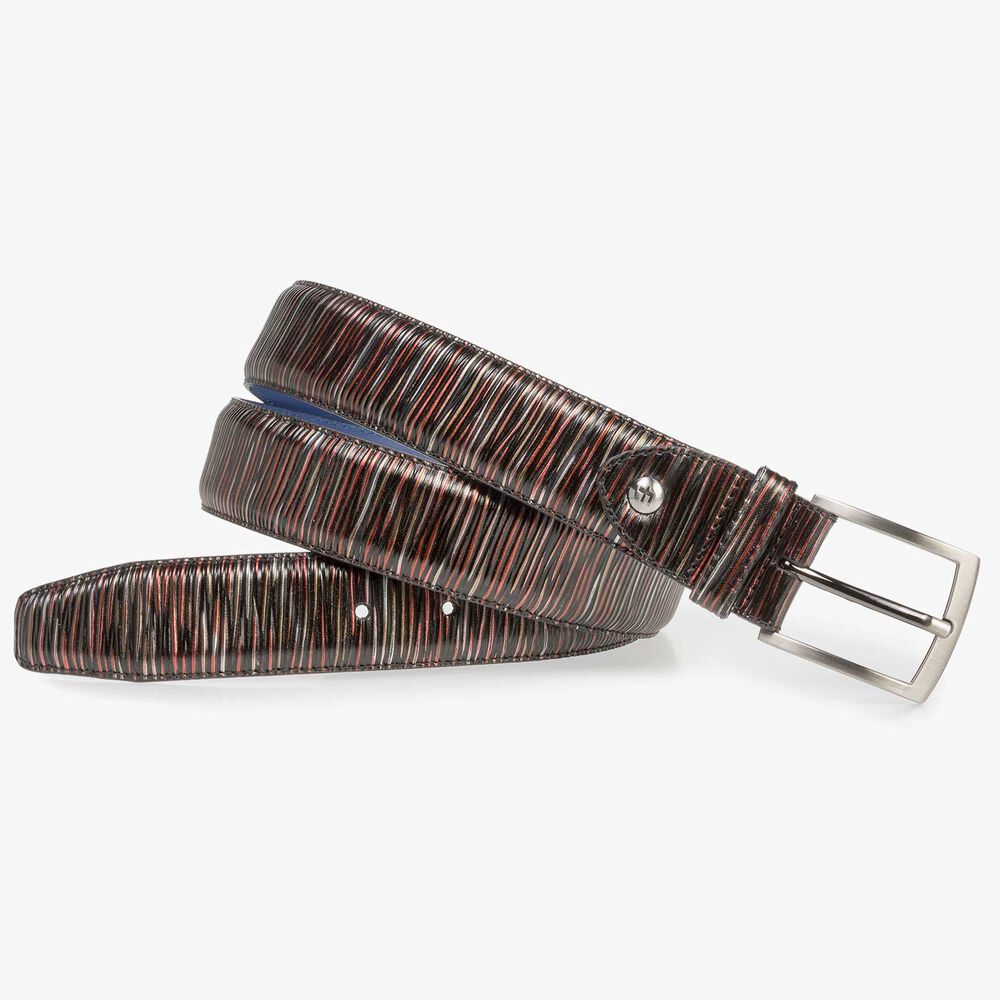 Dunkelroter Lederg&uuml;rtel mit Metallic-Print