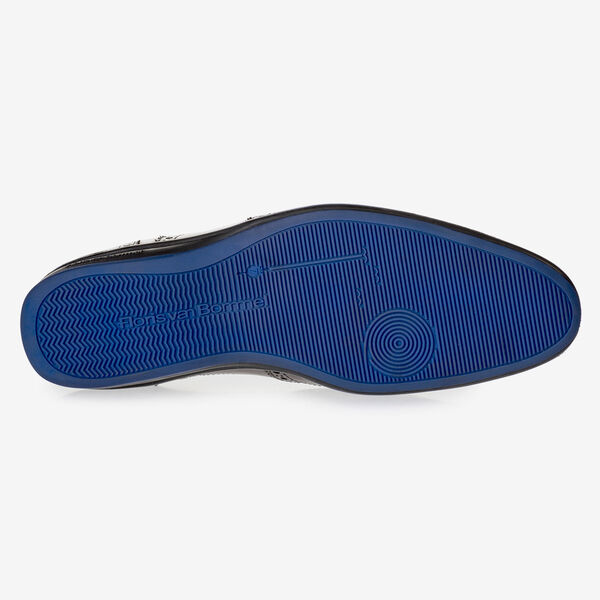 Black calf leather lace shoe