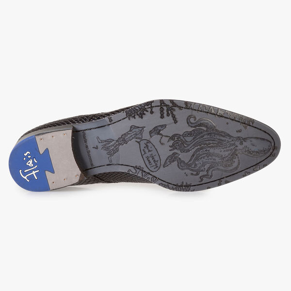 Blauer Lackleder-Schn&uuml;rschuh mit Print