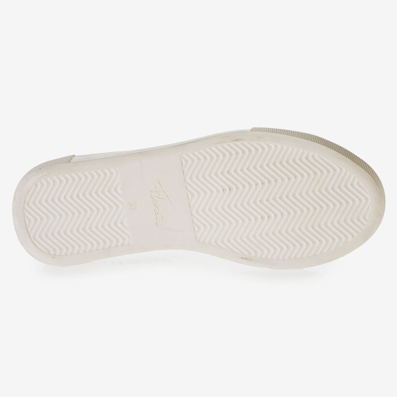 Wei&szlig;er Leder-Sneaker mit schwarzem Print
