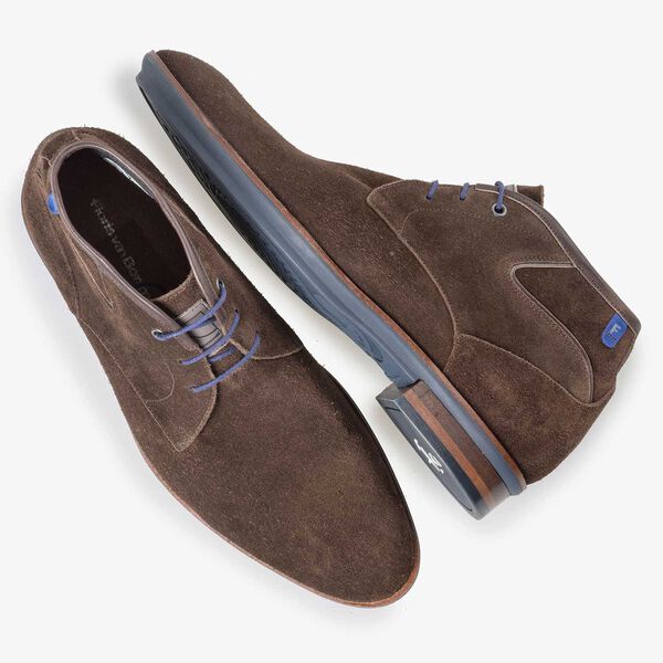 Brown suede leather lace boot with rubber sole