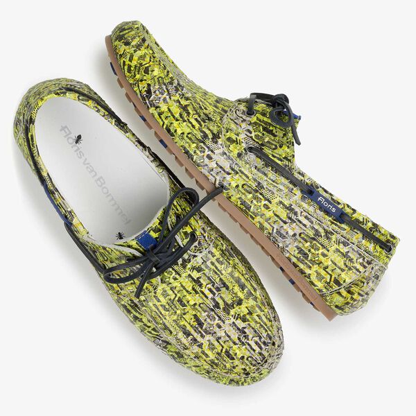Gelber Kalbsleder-Segelschuh mit Schlangenprint