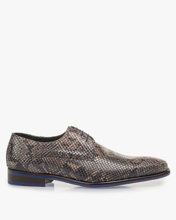 Grau-brauner Schn&uuml;rschuh mit Schlangenprint