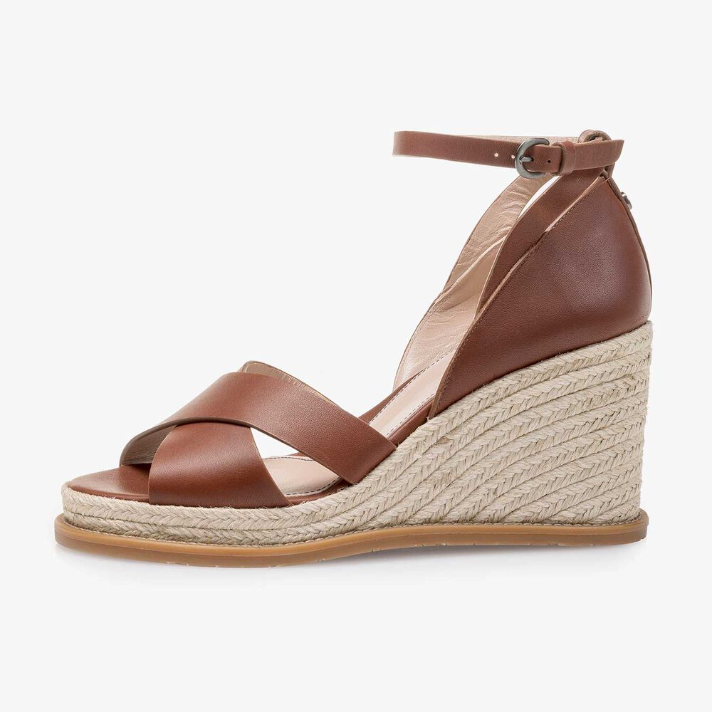 Cognacfarbene Leder-Sandale mit Keilabsatz