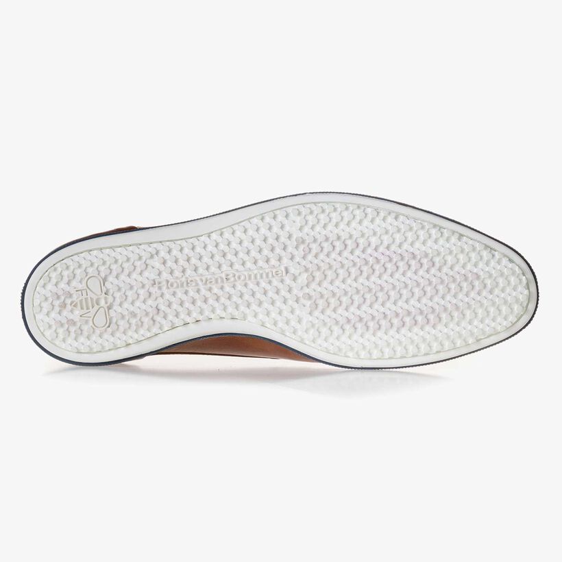 Cognac-colored leather lace shoe