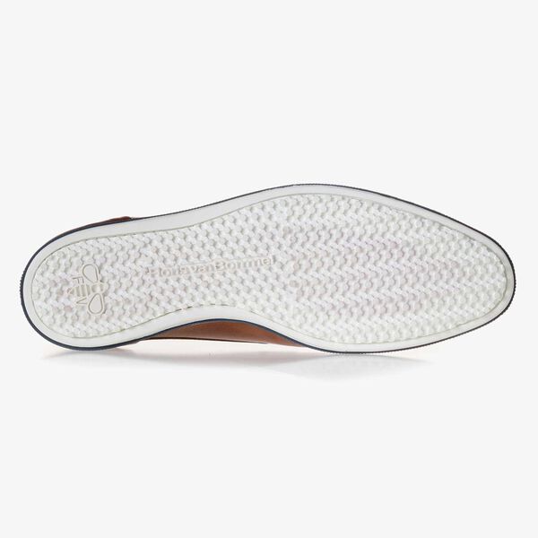 Cognac-colored leather lace shoe