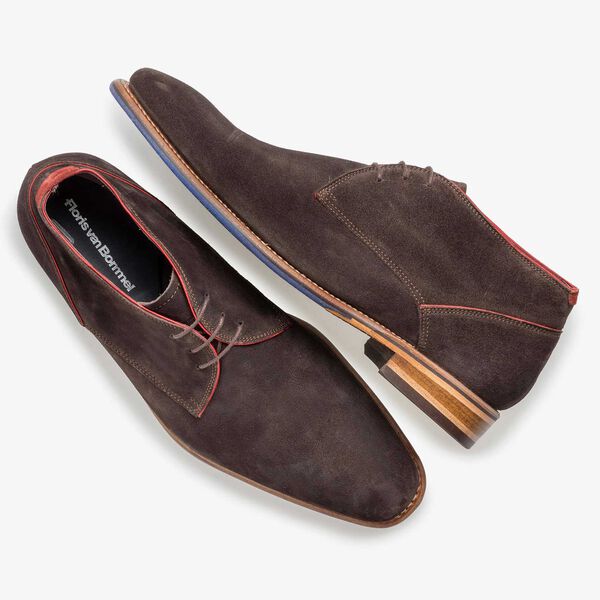 Dunkelbrauner Wildleder-Schn&uuml;rstiefel
