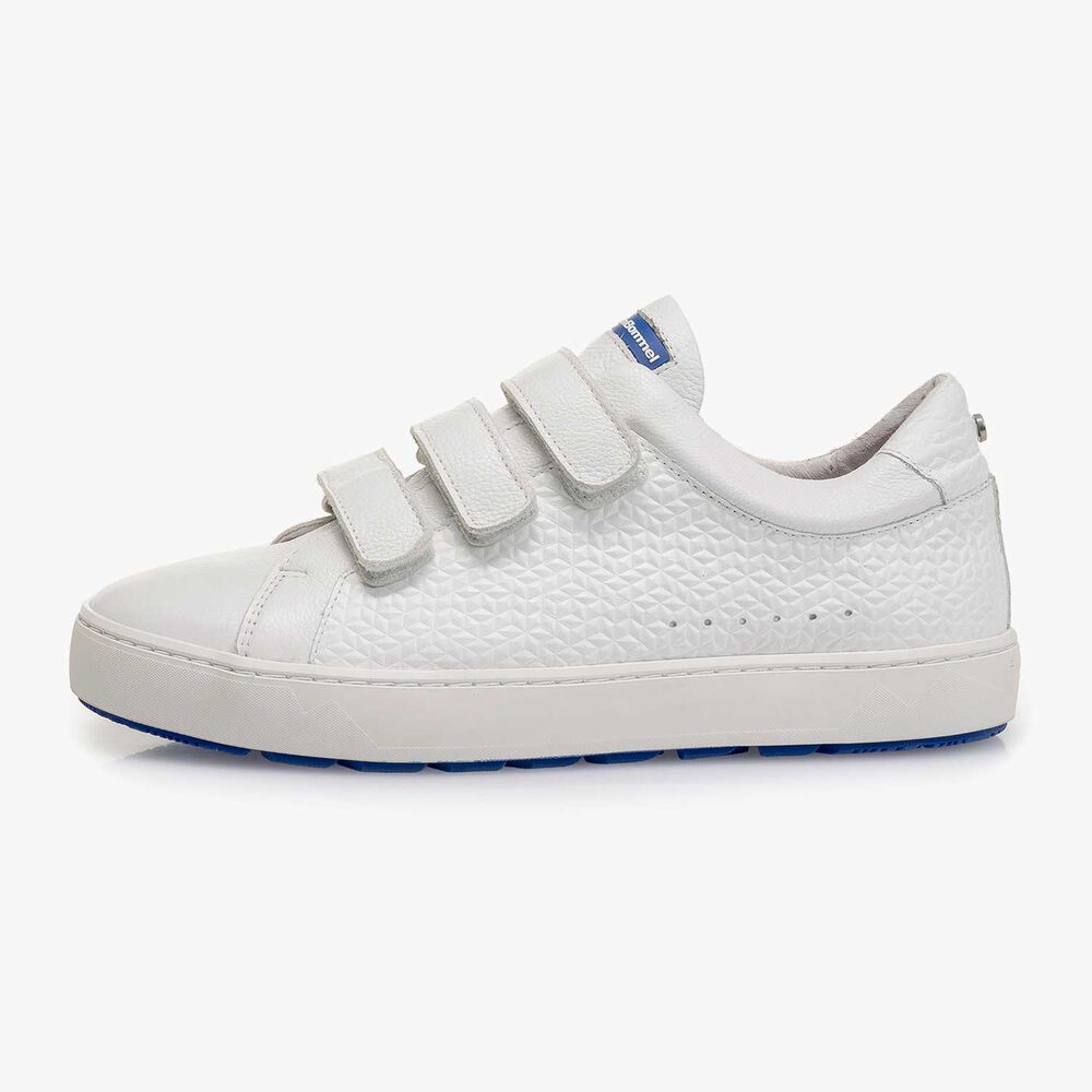 Wei&szlig;er fein strukturierter Leder-Sneaker