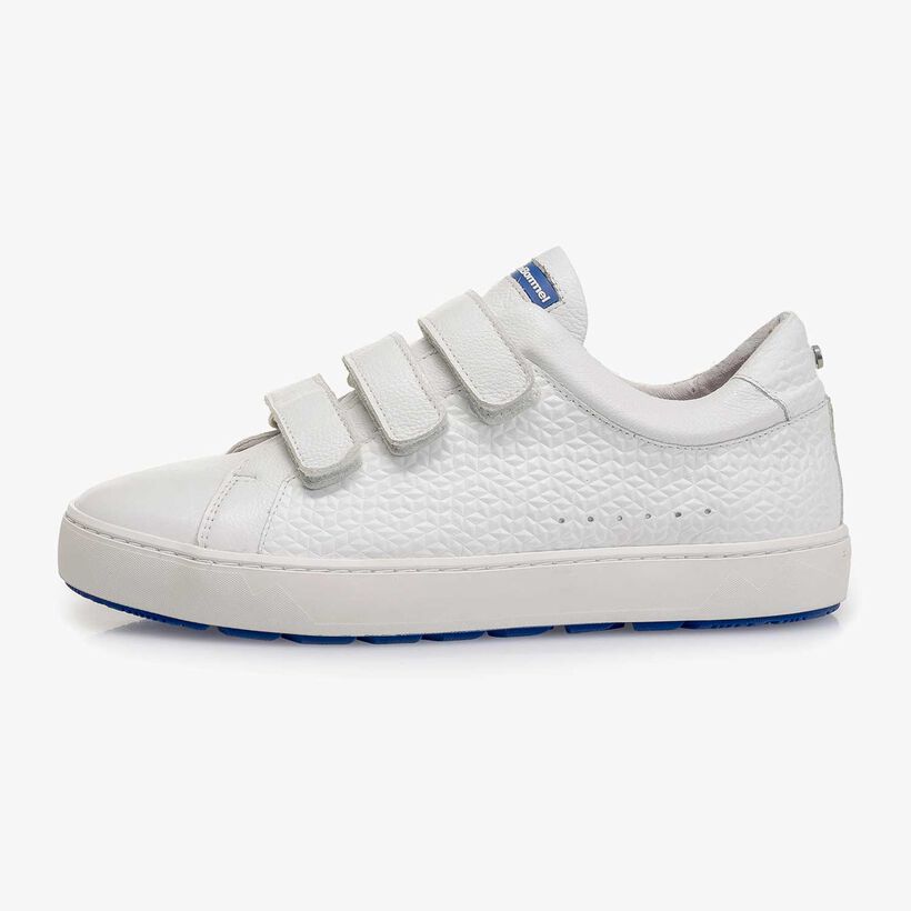 Wei&szlig;er fein strukturierter Leder-Sneaker
