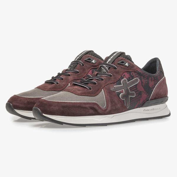 Roter Wildleder-Sneaker