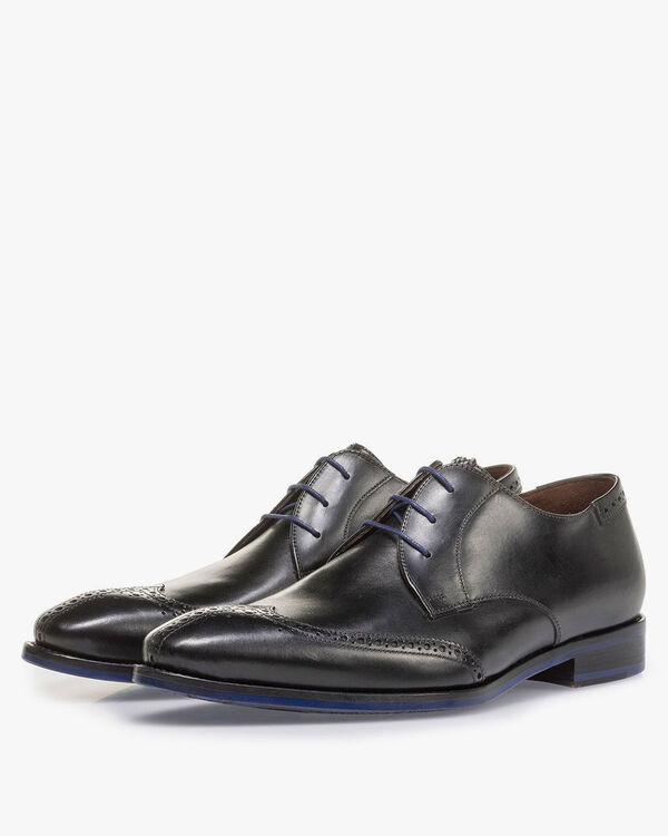 Black calf leather lace shoe