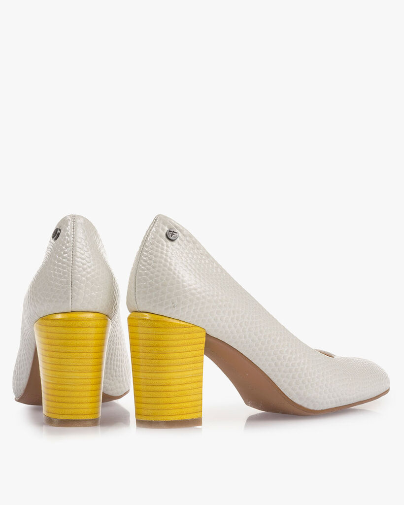 Cremewei&szlig;e Leder-Pumps mit Print