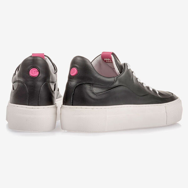 Schwarzer Kalbsleder-Sneaker