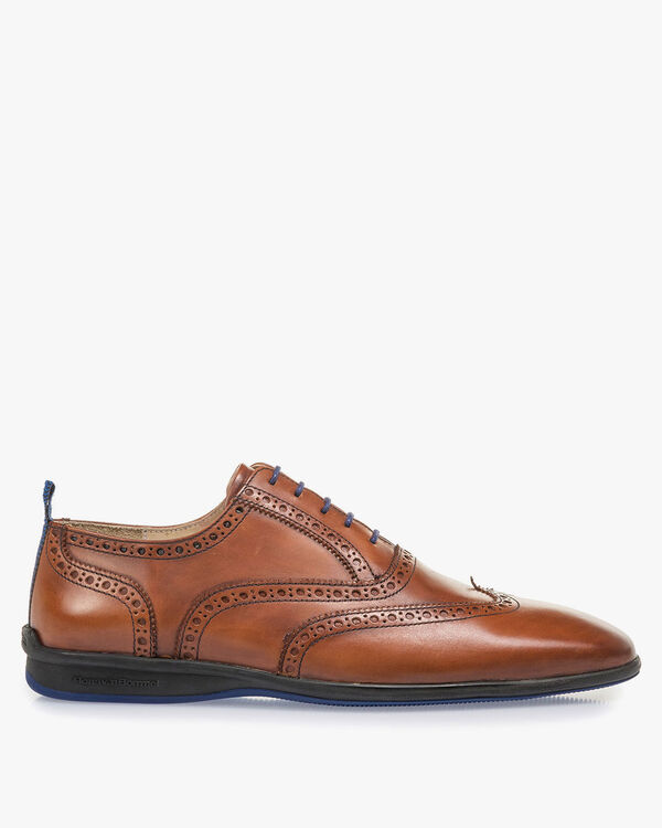 Dunkler cognacfarbener Kalbsleder-Schn&uuml;rschuh
