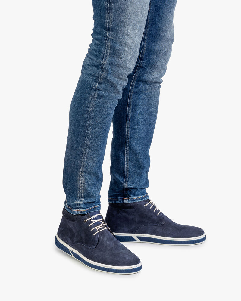 Dunkelblauer Wildleder-Schn&uuml;rstiefel