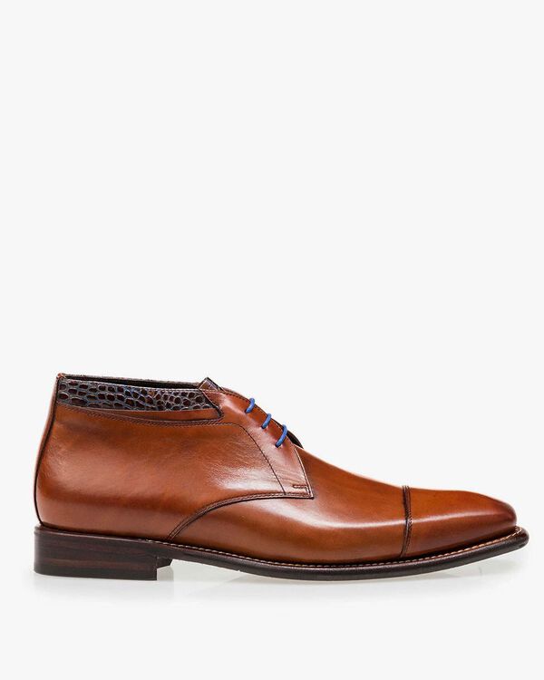 Brauner halbhoher Leder Schn&uuml;rstiefel