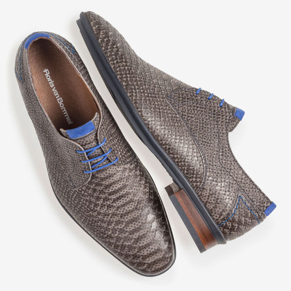 Dunkelgrauer Nubukleder-Schn&uuml;rschuh mit Schlangenprint