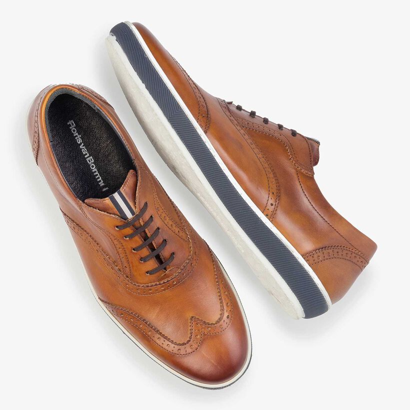 Cognacfarbener Kalbsleder Brogue-Schn&uuml;rschuh