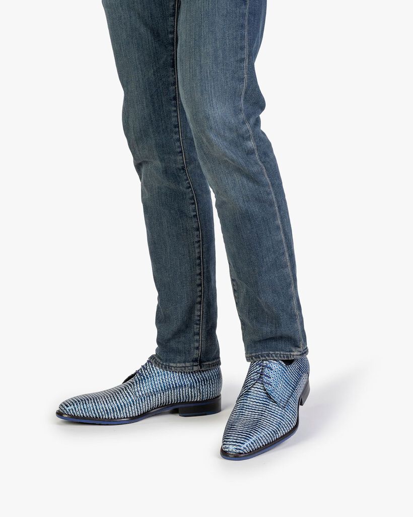 Lace shoe metallic with print blue
