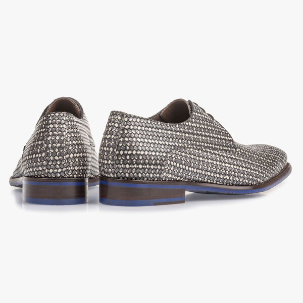 Dunkelgrauer Schn&uuml;rschuh mit wei&szlig;em Print