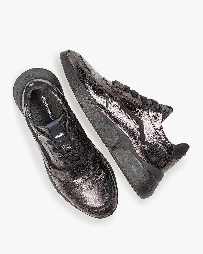 Dark grey leather sneaker with metallic print