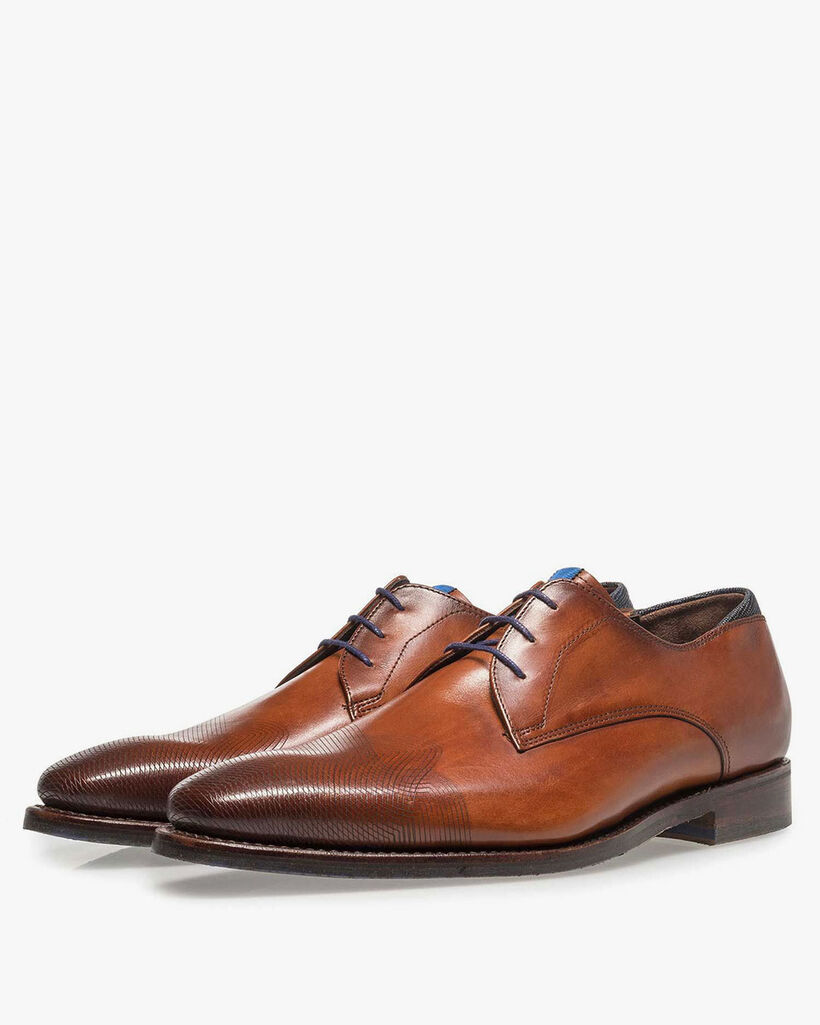 Cognac-coloured lace shoe 