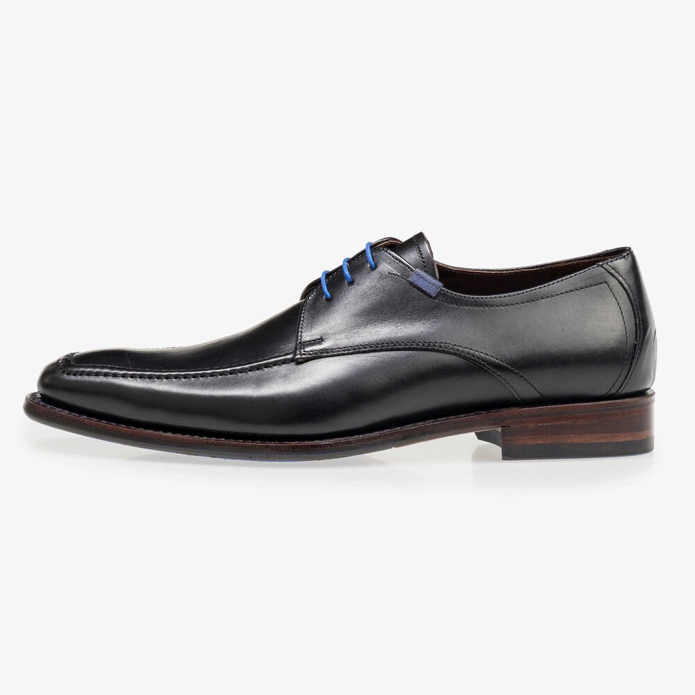 Black leather lace shoe