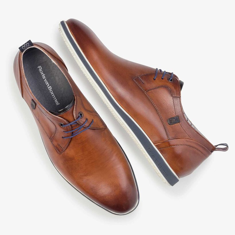 Cognac-colored leather lace shoe