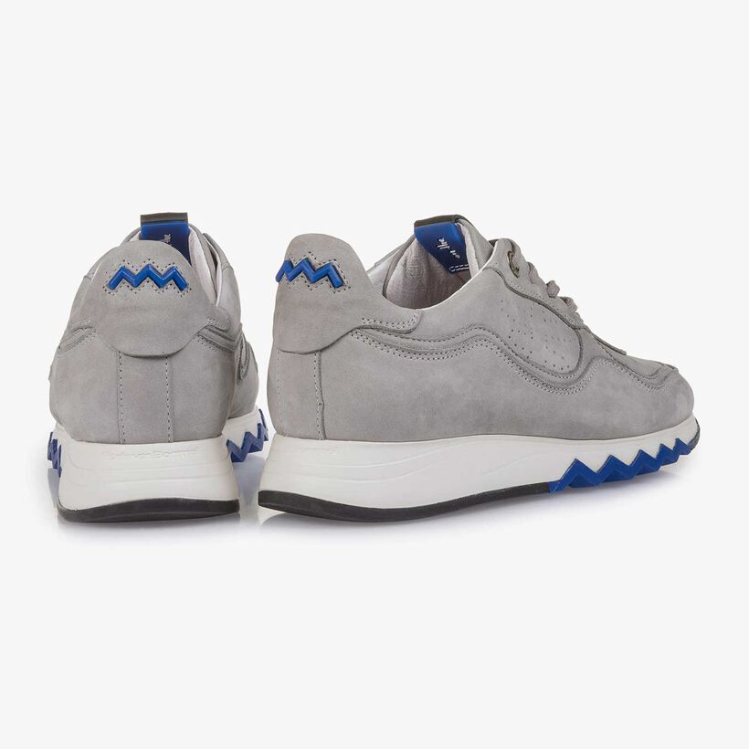 Hellgrauer Nubukleder-Sneaker