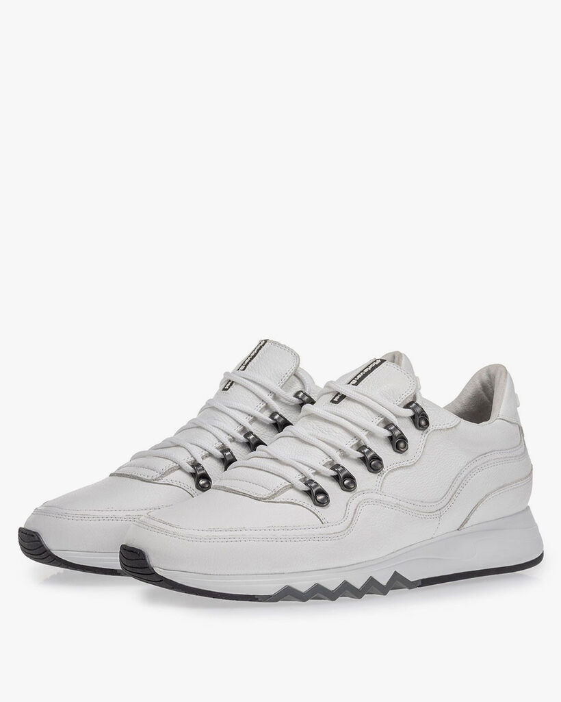 Sneaker mit Strukturmuster weiss