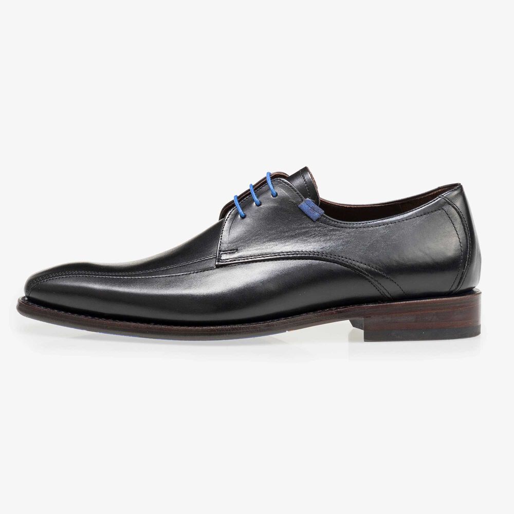 Black calf's leather lace shoe