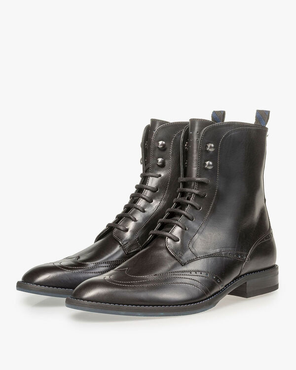 Schwarze Kalbsleder-Schn&uuml;rstiefel