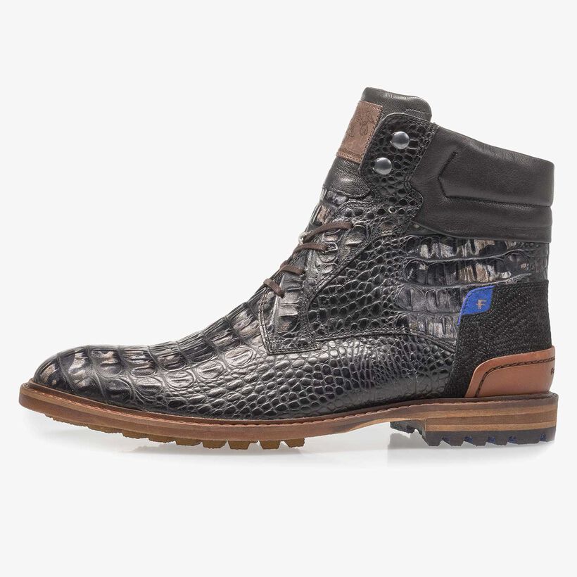 Schwarzer Leder-Schn&uuml;rstiefel mit Krokoprint