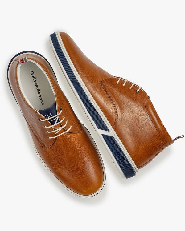 Cognacfarbener Schn&uuml;rstiefel