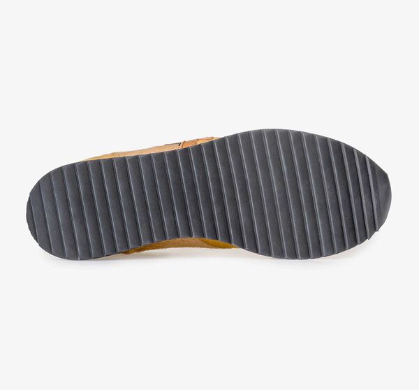 Ockergelber Leder-Sneaker mit Ponyhaar