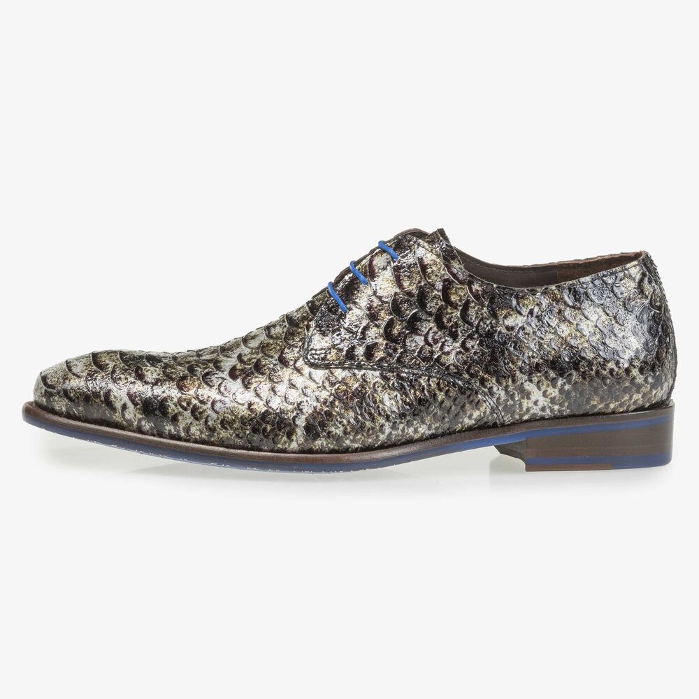 Grauer Lackleder-Schn&uuml;rschuh mit Schlangenprint