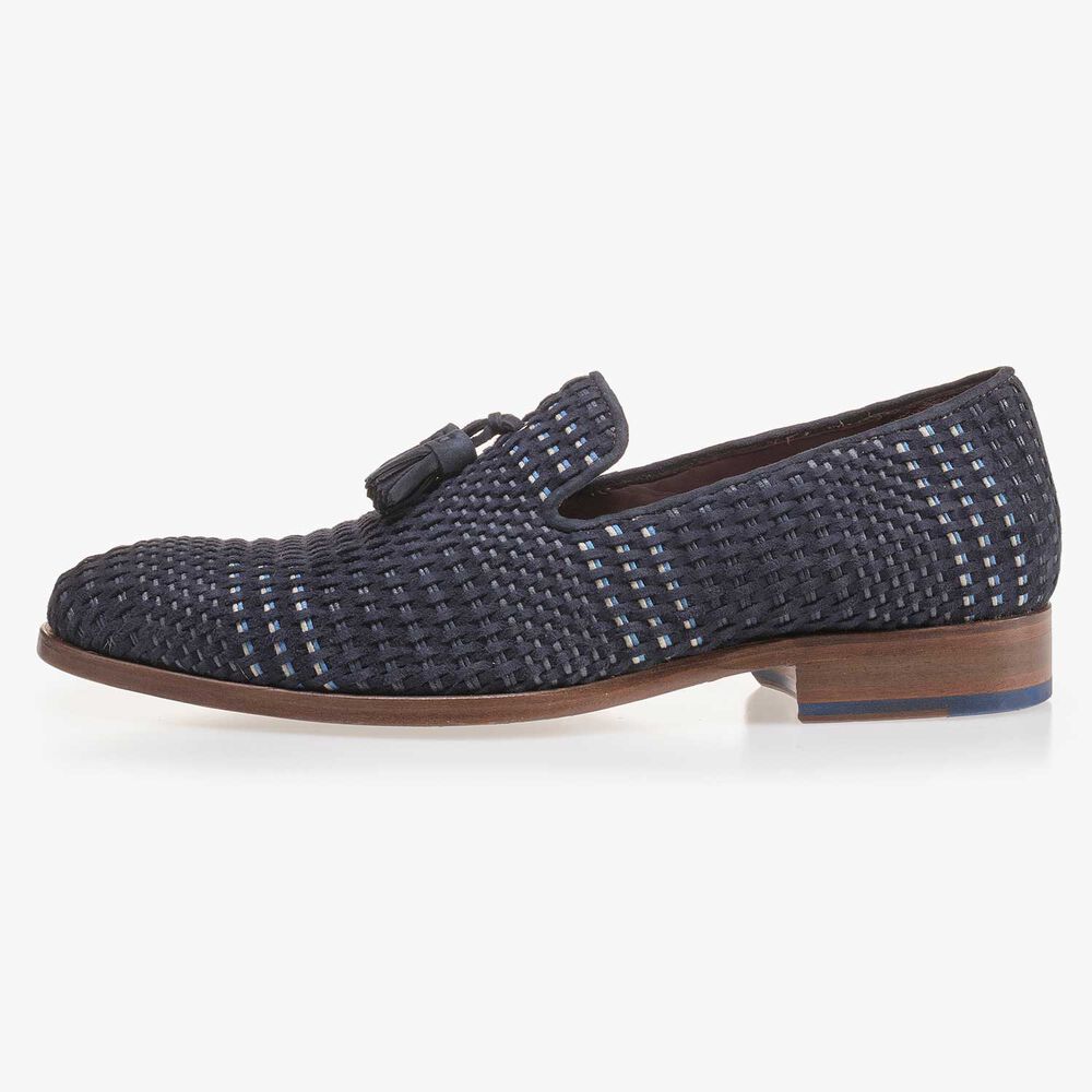 Dunkelblauer Slipper aus geflochtenem Wildleder
