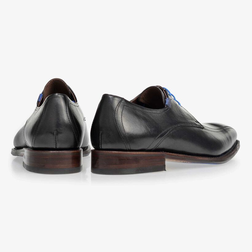 Black calf's leather lace shoe
