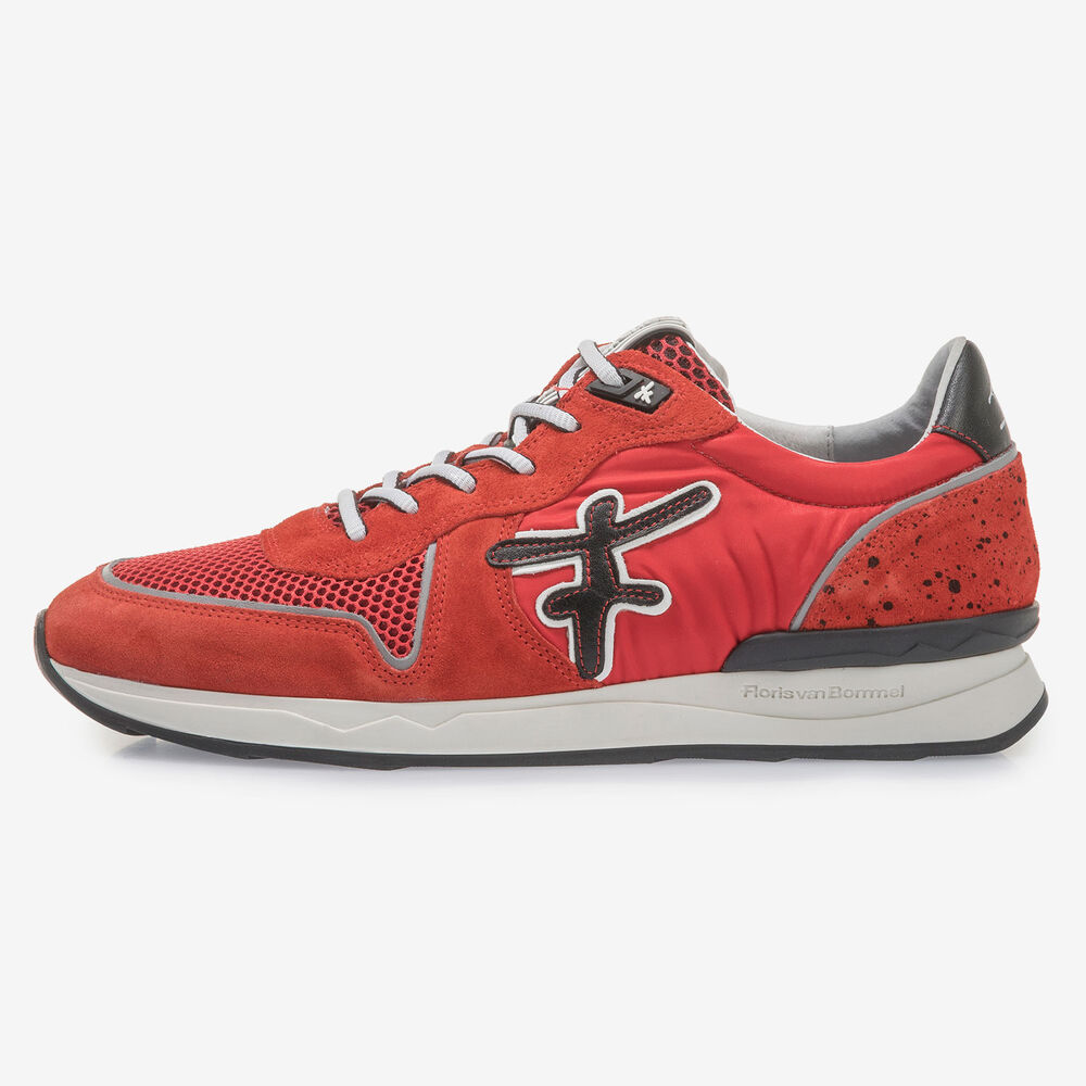 Roter Wildleder-Sneaker